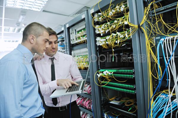 網(wǎng)絡(luò)服務(wù)器室中的網(wǎng)絡(luò)工程實踐